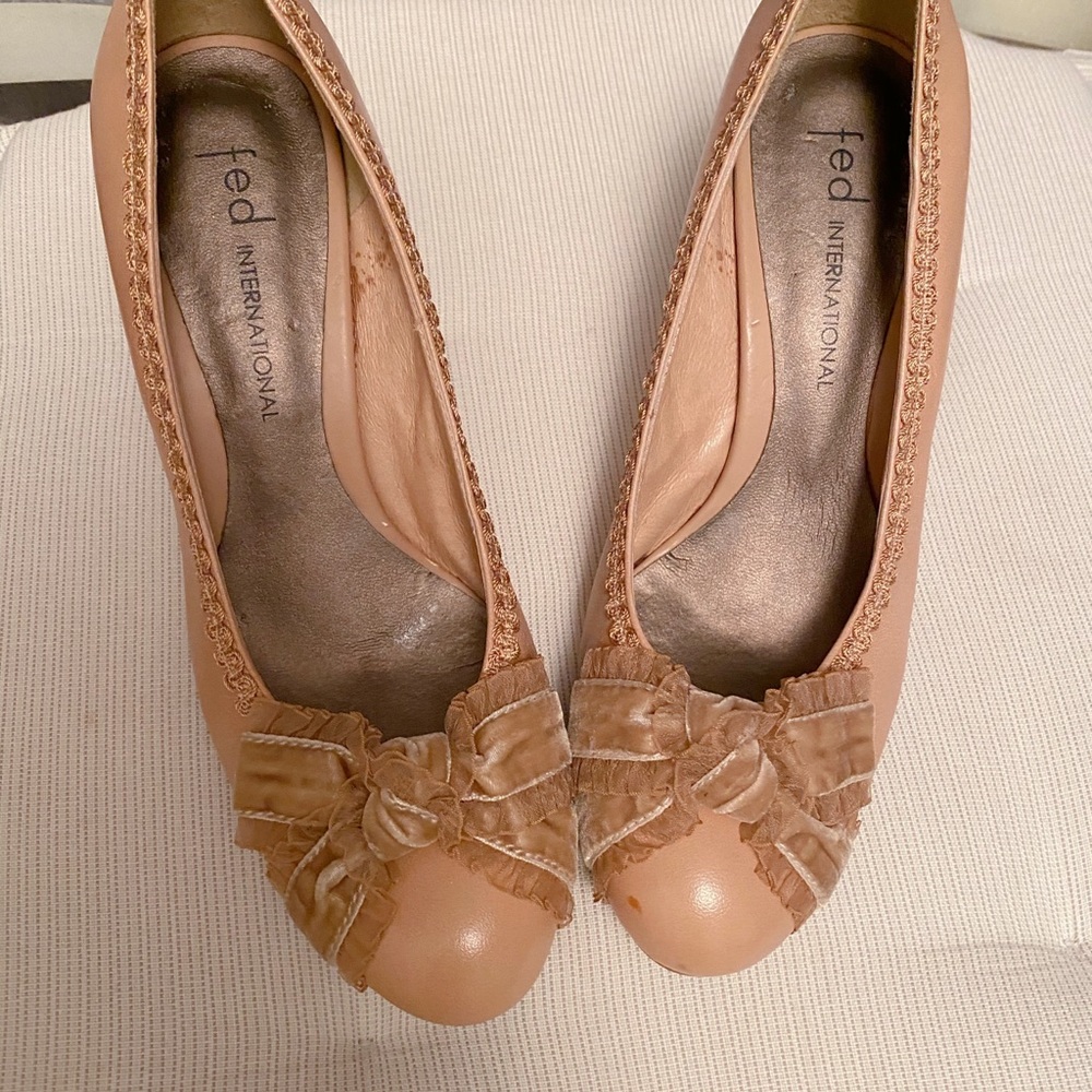 Small size heels size 5